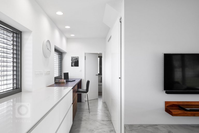 add picture to album