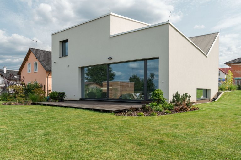 Lorem ipsum&nbsp;(zkráceně&nbsp;lipsum) je označení pro standardní pseudolatinský text užívaný v grafickém designu a navrhování jako&nbsp;demonstrativní…