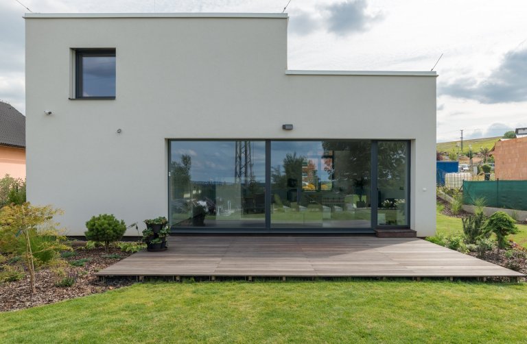 Lorem ipsum&nbsp;(zkráceně&nbsp;lipsum) je označení pro standardní pseudolatinský text užívaný v grafickém designu a navrhování jako&nbsp;demonstrativní…