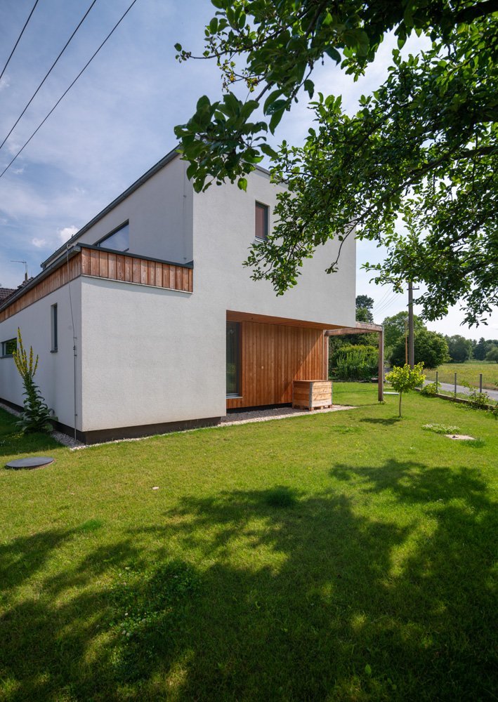 Autor:&nbsp;
Ing. arch. Jakub Loučka
Realizace:&nbsp;
2016
Užitná plocha:&nbsp;
139 m2
Zastavěná plocha:&nbsp;
102 m2
Obestavěný prostor:&nbsp;
610 m3
Potřeba…