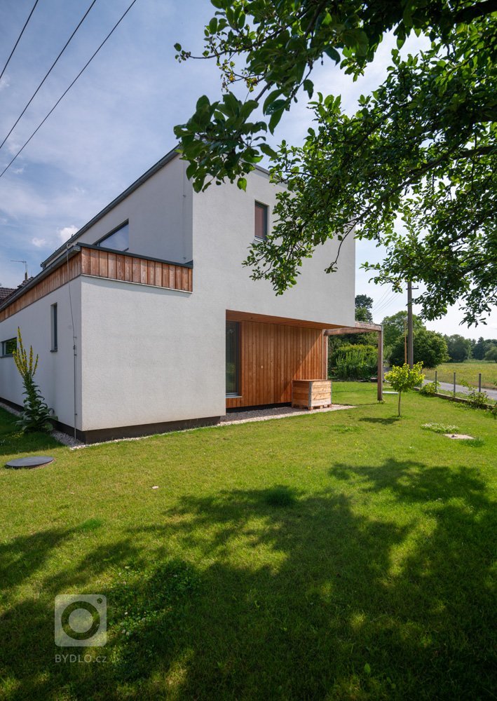 Autor:&nbsp;
Ing. arch. Jakub Loučka
Realizace:&nbsp;
2016
Užitná plocha:&nbsp;
139 m2
Zastavěná plocha:&nbsp;
102 m2
Obestavěný prostor:&nbsp;
610 m3
Potřeba…