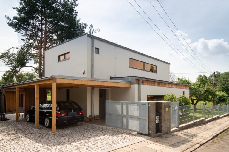 Autor:&nbsp;
Ing. arch. Jakub Loučka
Realizace:&nbsp;
2016
Užitná plocha:&nbsp;
139 m2
Zastavěná plocha:&nbsp;
102 m2
Obestavěný prostor:&nbsp;
610 m3
Potřeba…