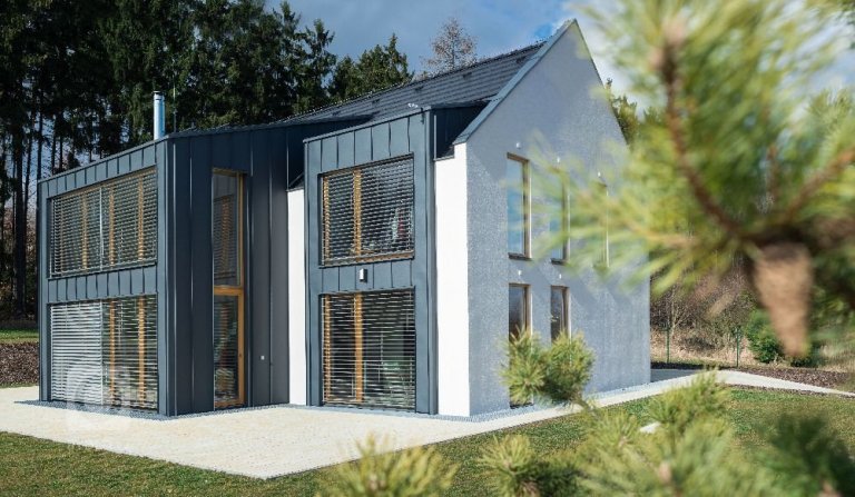 add picture to album