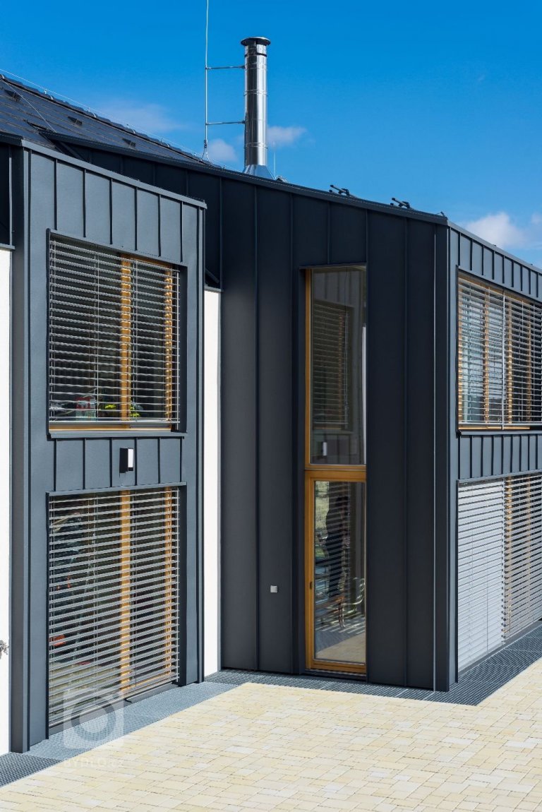 add picture to album