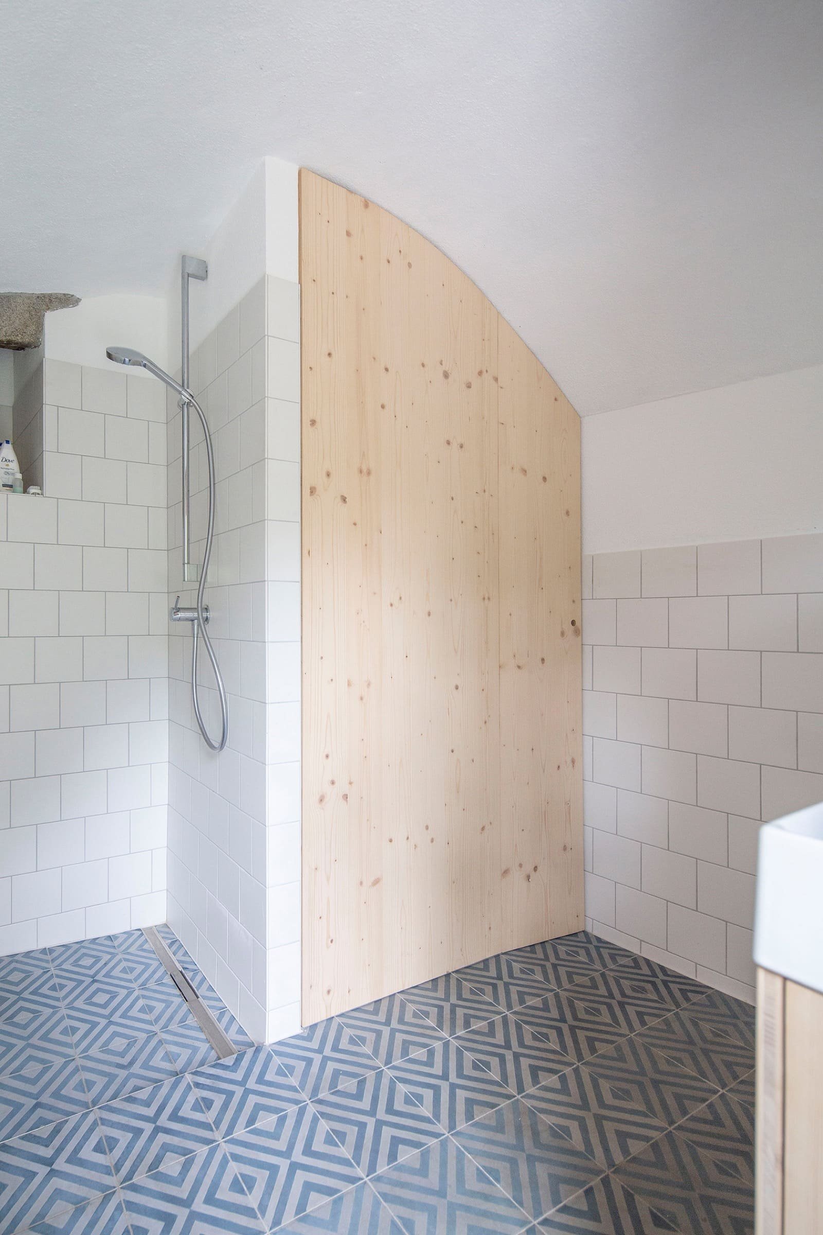 Z bývalé stáje stáje rekreační dům s vodou z pramene