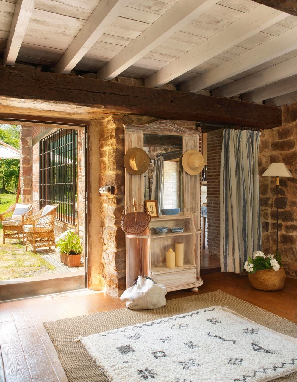 Z opuštěné stodoly udělali dům snů