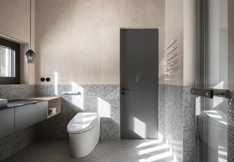 Dům propojený lesem