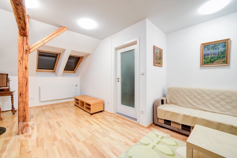 add picture to album