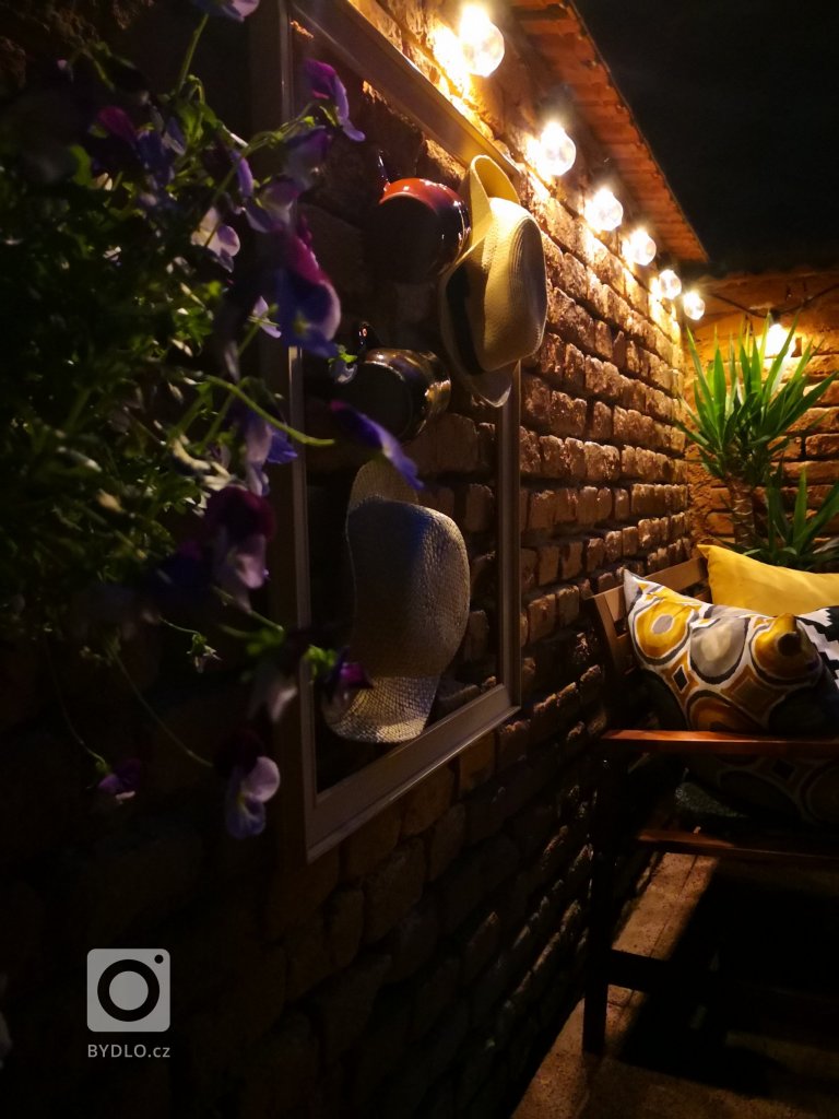 add picture to album