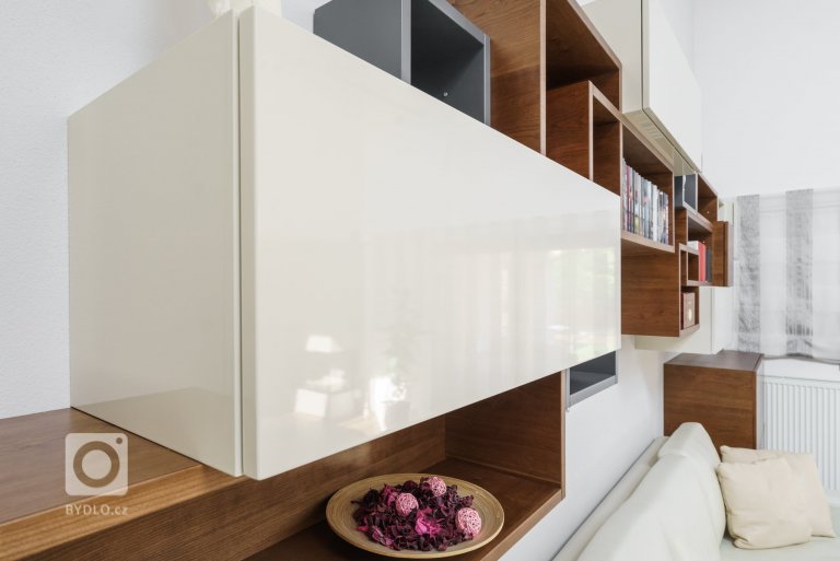 add picture to album