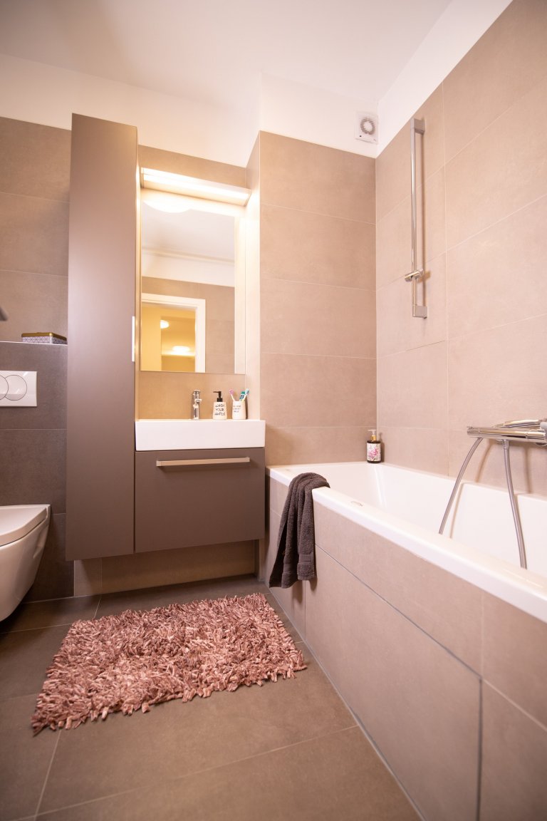 Rekonstrukce malé koupelny byla součásti kompletní rekonstrukce bytu 4+kk na 5+kk. Díky návrhu funkčního nábytku jsem dosáhla nejen estetického efektu ale i…