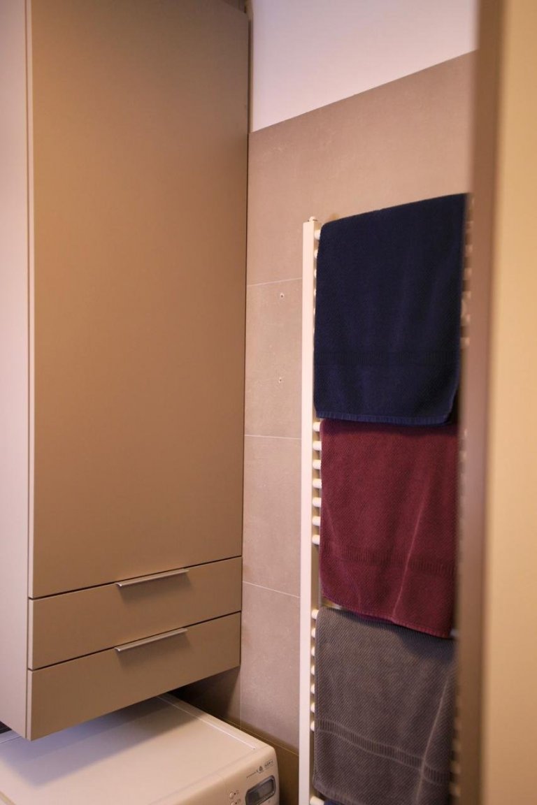 Rekonstrukce malé koupelny byla součásti kompletní rekonstrukce bytu 4+kk na 5+kk. Díky návrhu funkčního nábytku jsem dosáhla nejen estetického efektu ale i…