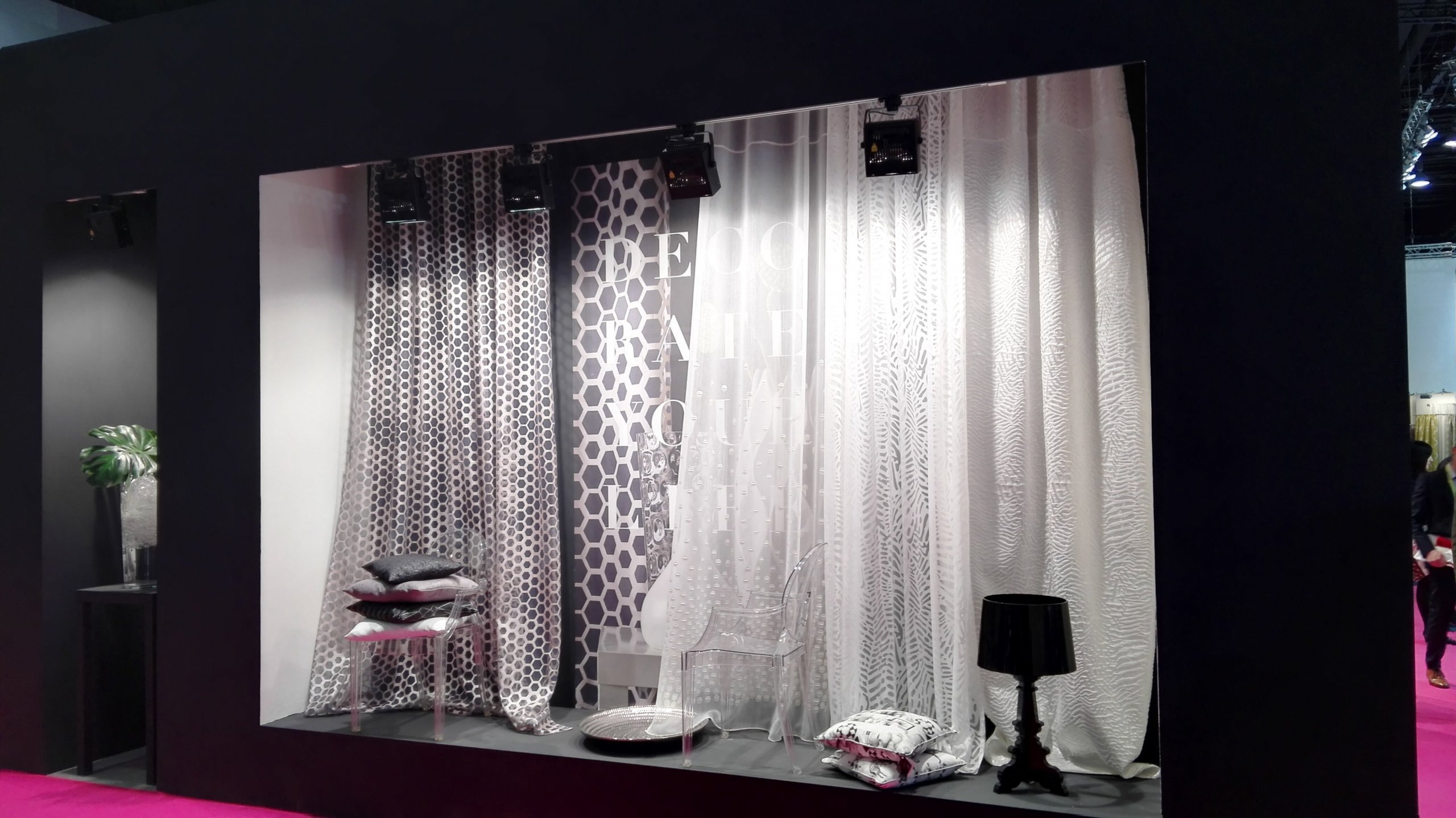 Nové trendy v dekorech a barvách bytového textilu