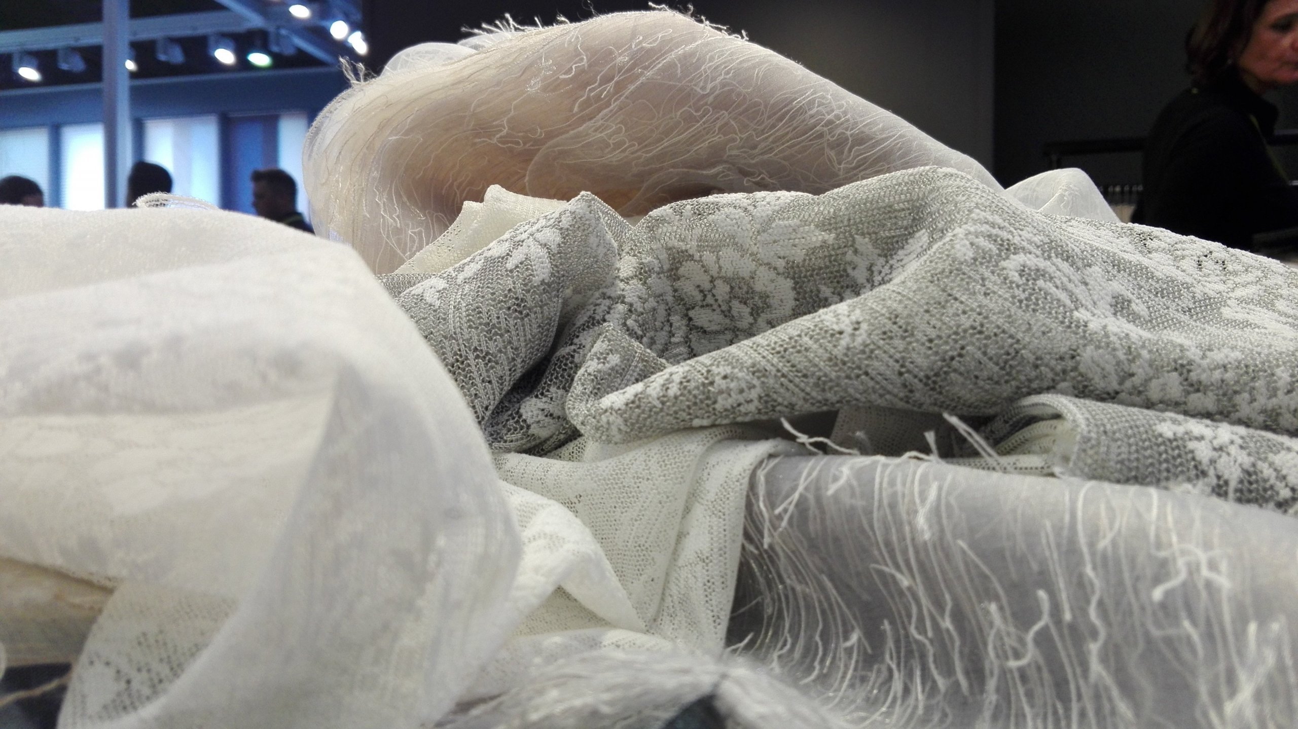 Nové trendy v dekorech a barvách bytového textilu