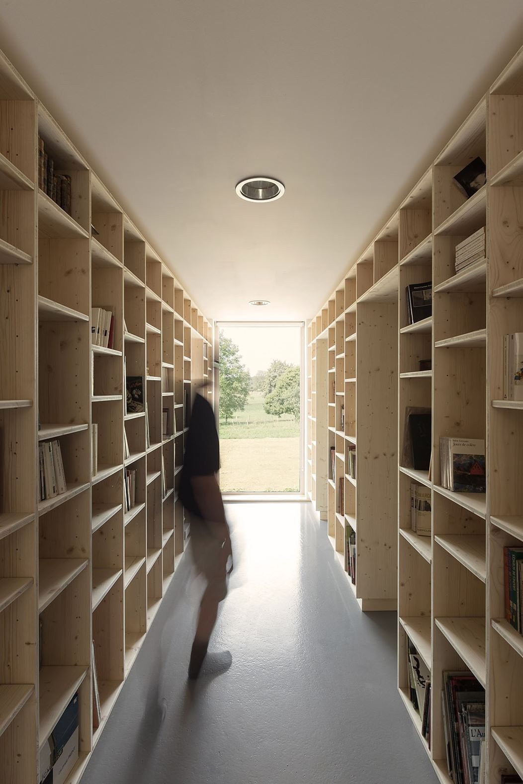 Moderní dům se sedlovou střechou