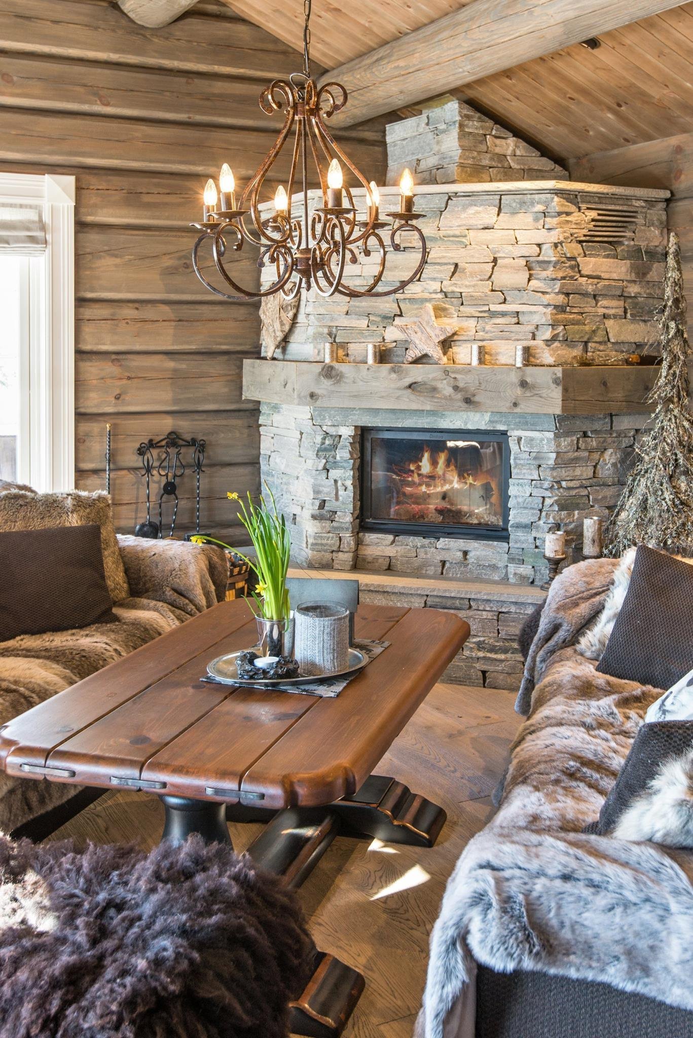 Norský srub v horách