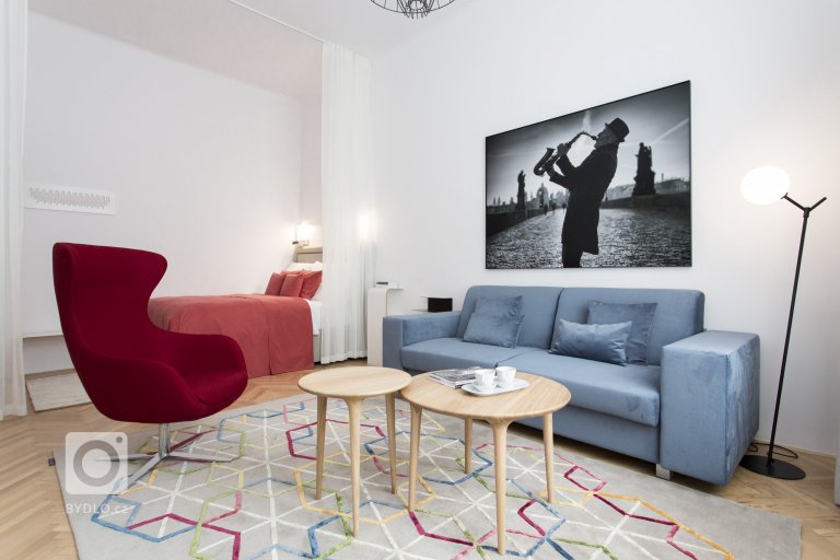 add picture to album