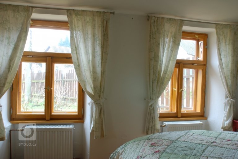 Celá chaloupka, když jsem ji uviděla poprvé, byla zvenku krásná, ale vevnitř pustá a holá, jen sem tam kousek něčeho, co se zrovna namanulo. Úkolem bylo…