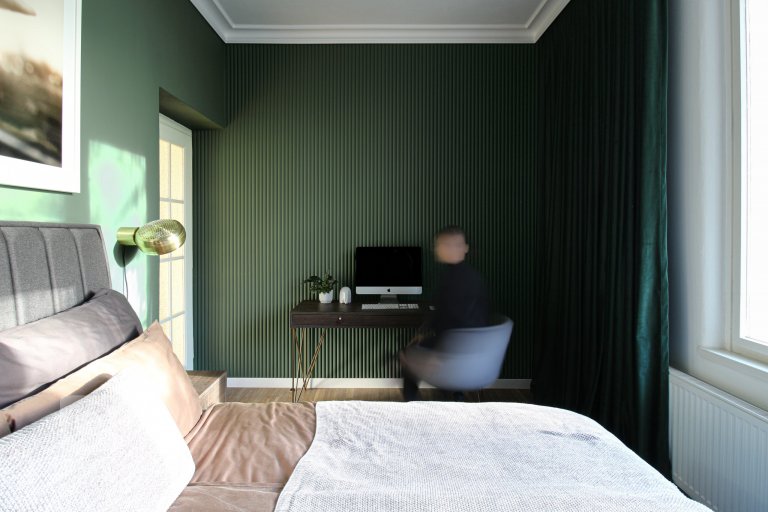 add picture to album