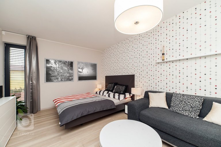 add picture to album