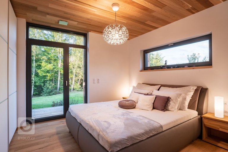 add picture to album