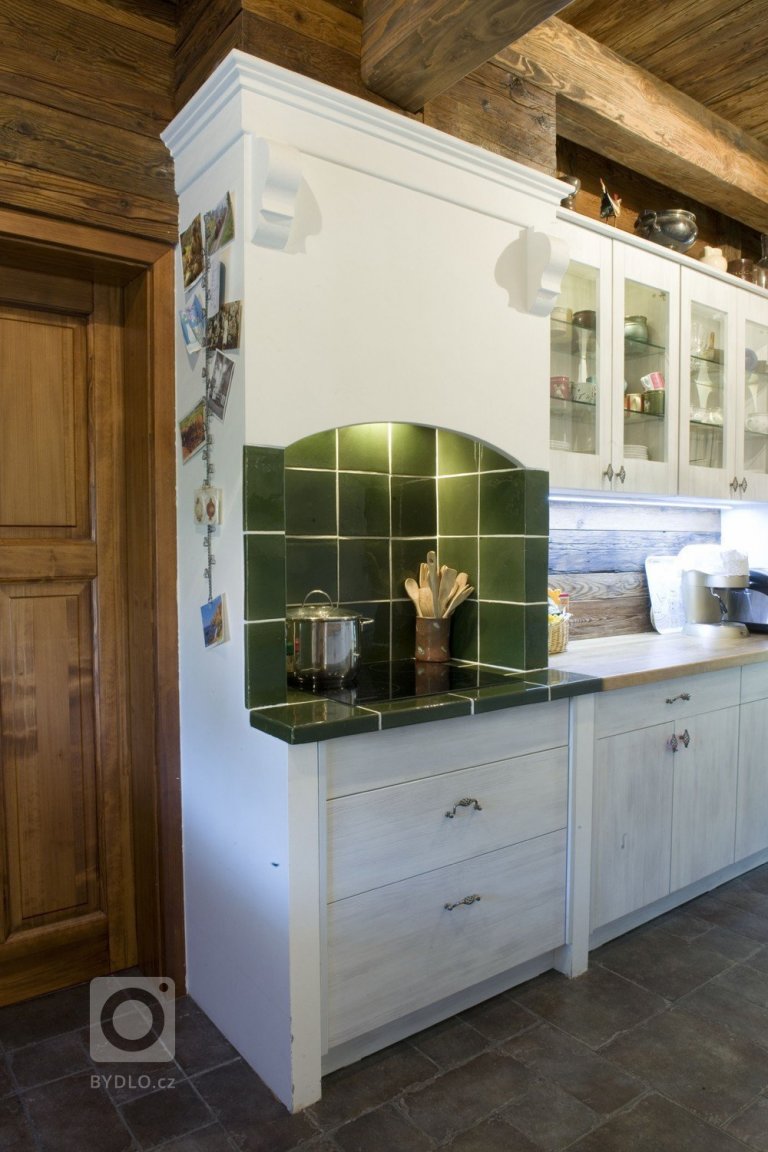 Vedle varného centra vstup do pracovny