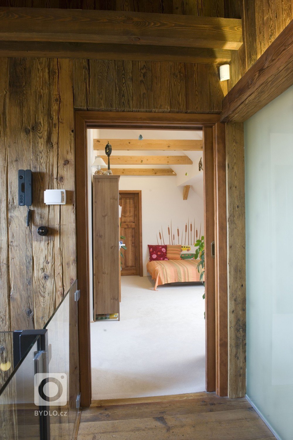 .....opouštíme pokoj pro hosty