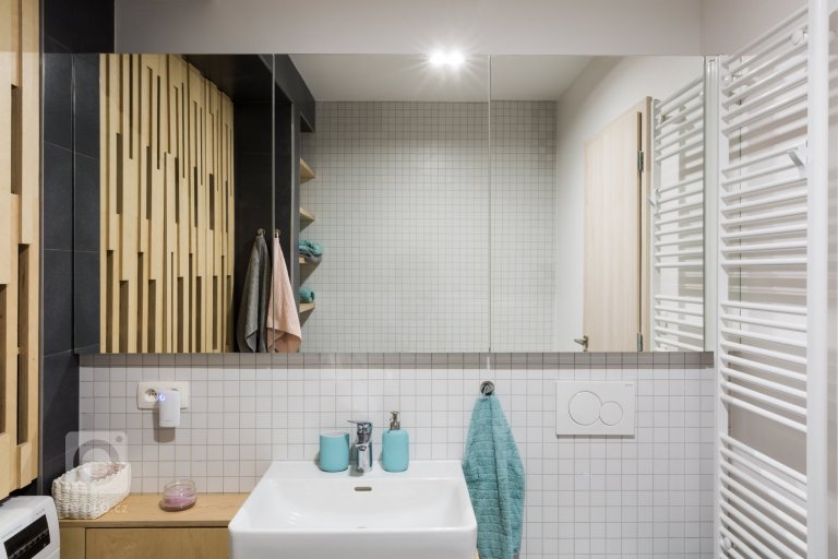 add picture to album