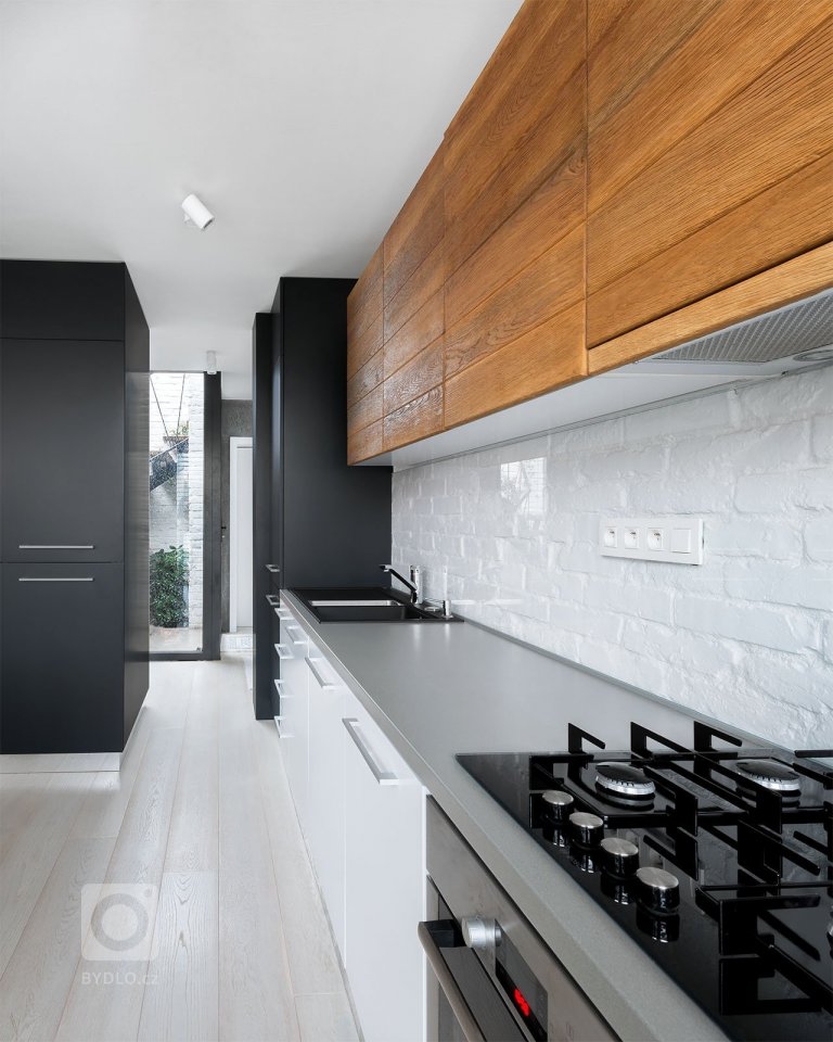 add picture to album