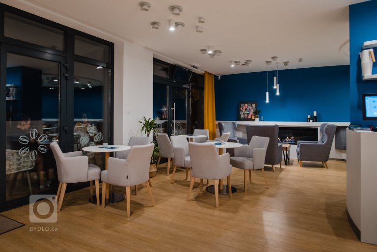 add picture to album