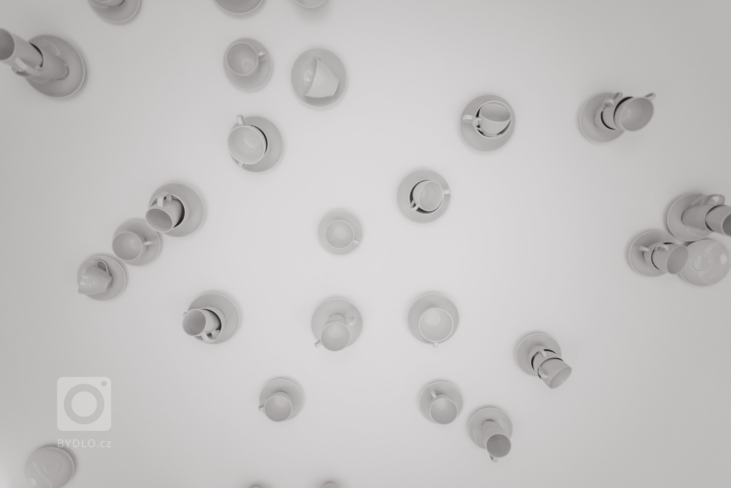 Cieľom bolo vytvoriť jedinečný a&nbsp;originálny interiér kaviarne v&nbsp;škandinávskom štýle podľa požiadaviek investorov s&nbsp;použitím modrej petrolejovej…