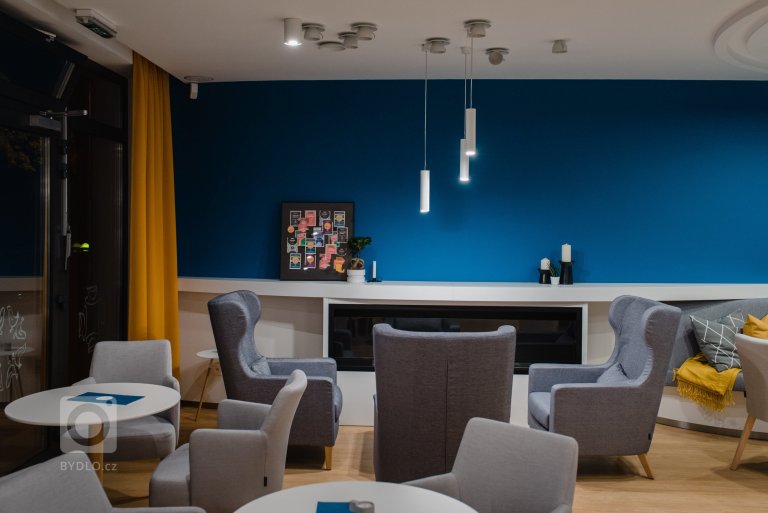 add picture to album