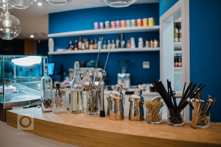 add picture to album