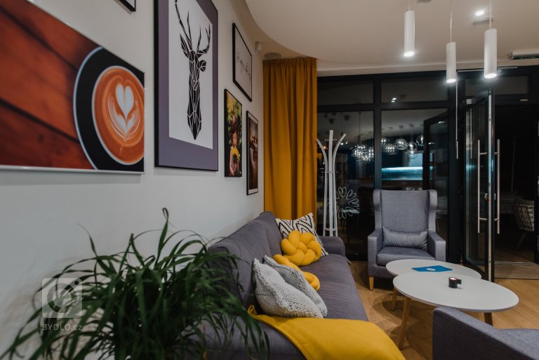 add picture to album