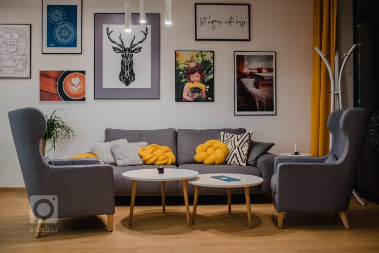 add picture to album