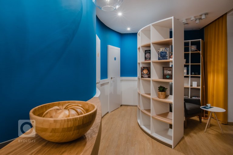 add picture to album