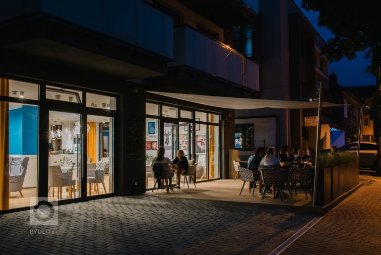 add picture to album