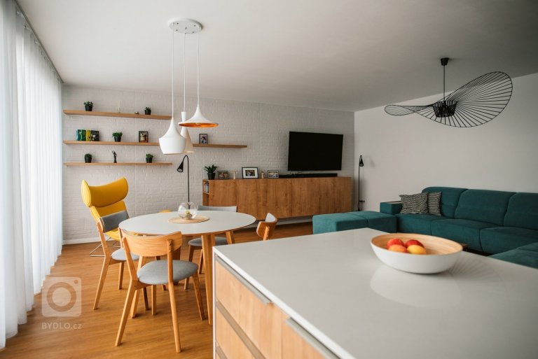 Novorealizovaný interiér v Považskej Bystrici podľa nášho návrhu sa dočkal svojho ukončenia. Nový interiéru do rodinného domu zo 70. rokov. Veríme, že vďaka…