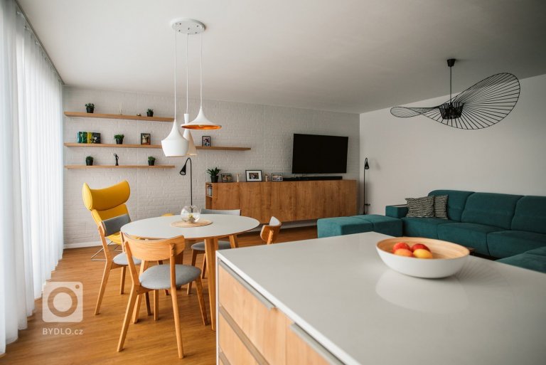 add picture to album