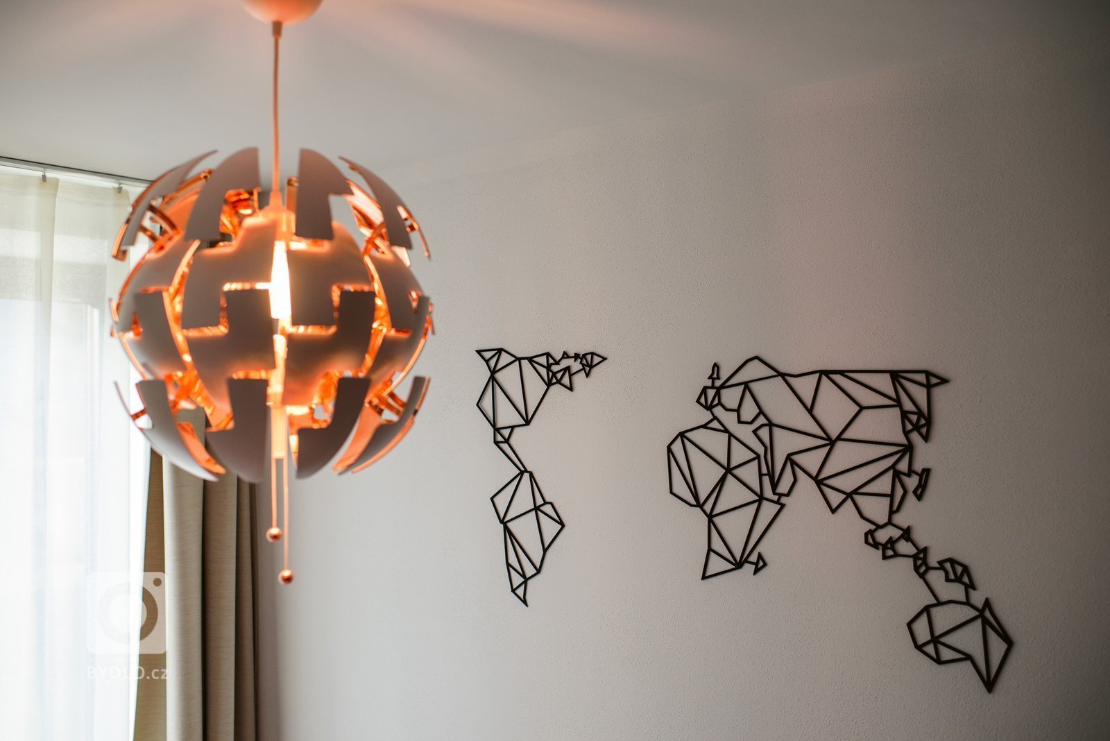 Novorealizovaný interiér v Považskej Bystrici podľa nášho návrhu sa dočkal svojho ukončenia. Nový interiéru do rodinného domu zo 70. rokov. Veríme, že vďaka…