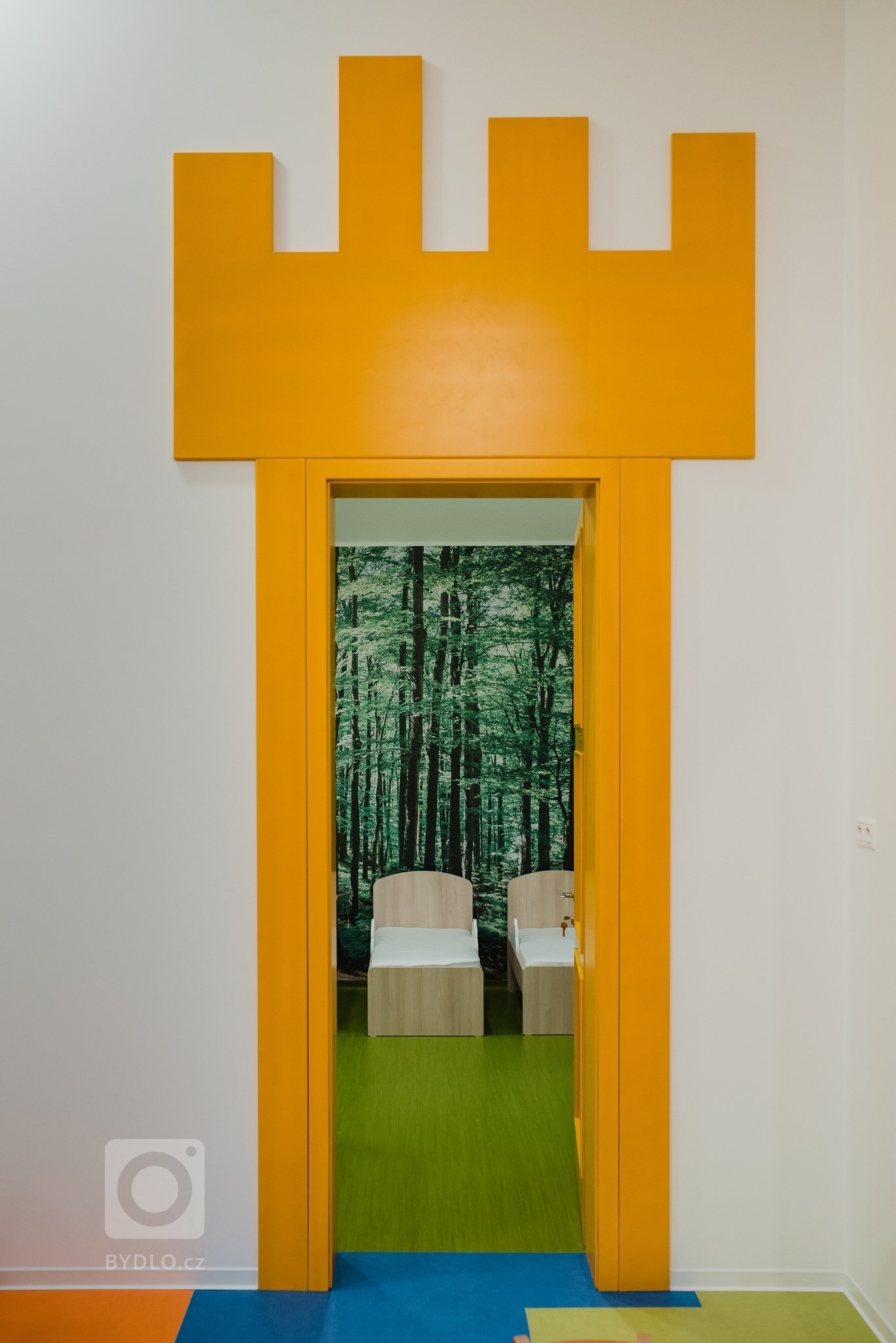 Máme veľkú radosť, že projekt novostavby detských jaslí v obci Predmier, okres Bytča dosiahol svoju reálnu podobu. Nahliadnite do čistých a útulných priestorov…