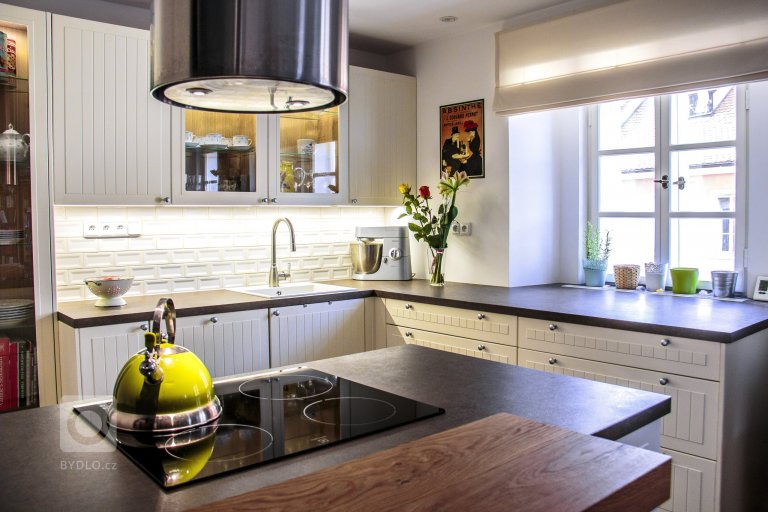 add picture to album