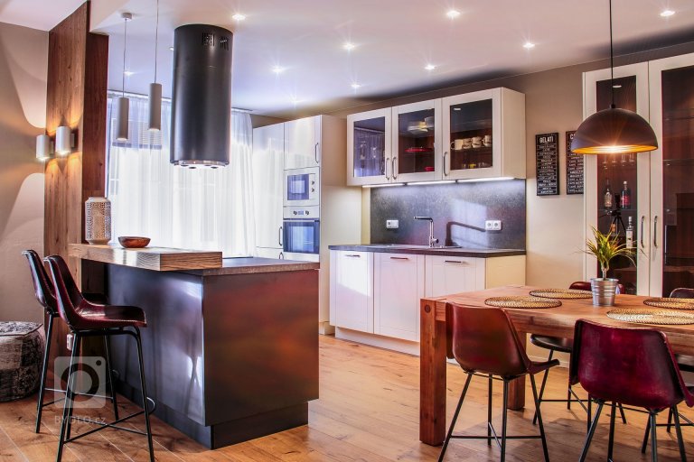 add picture to album