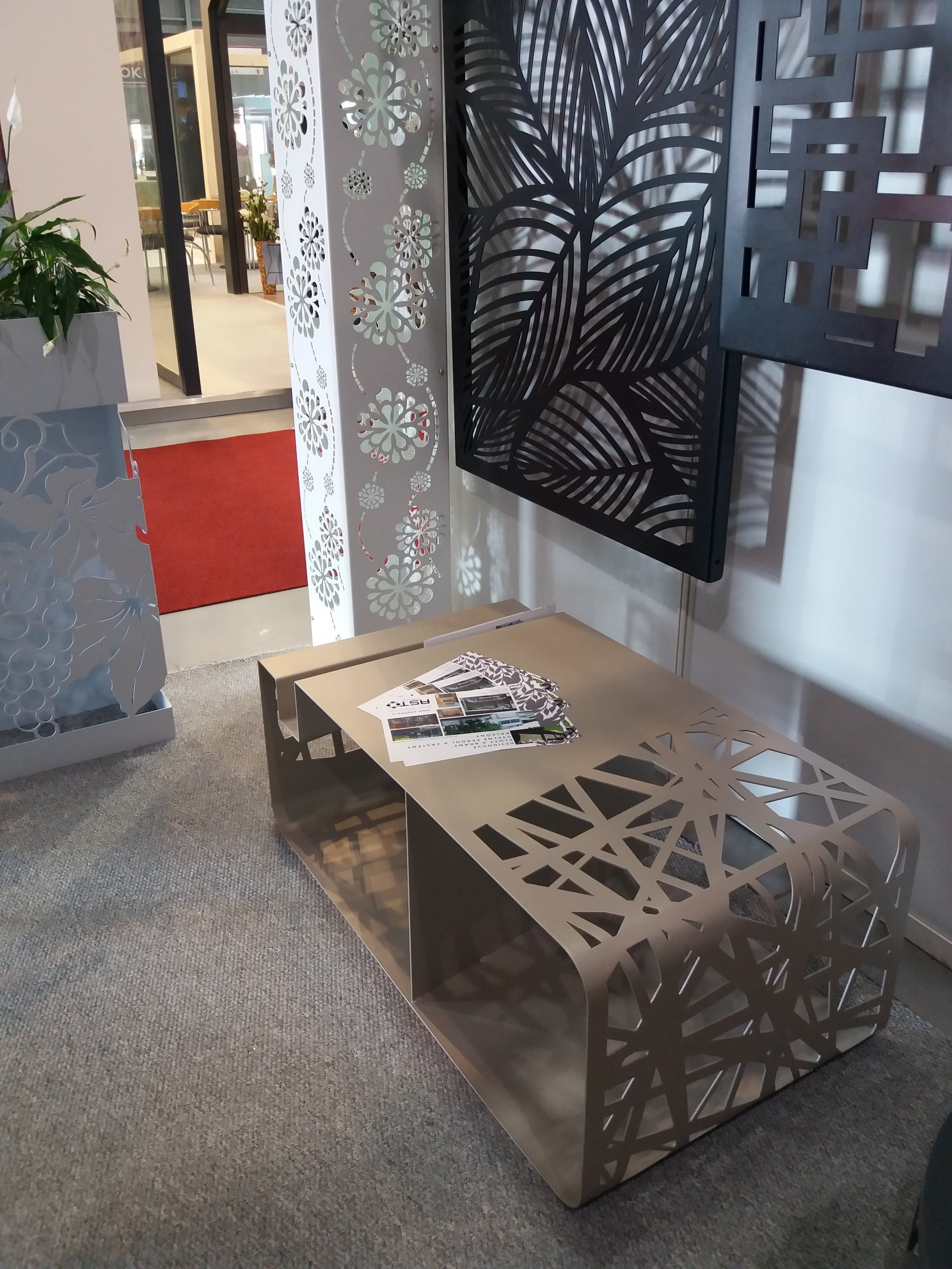 Konferenční stolek 3