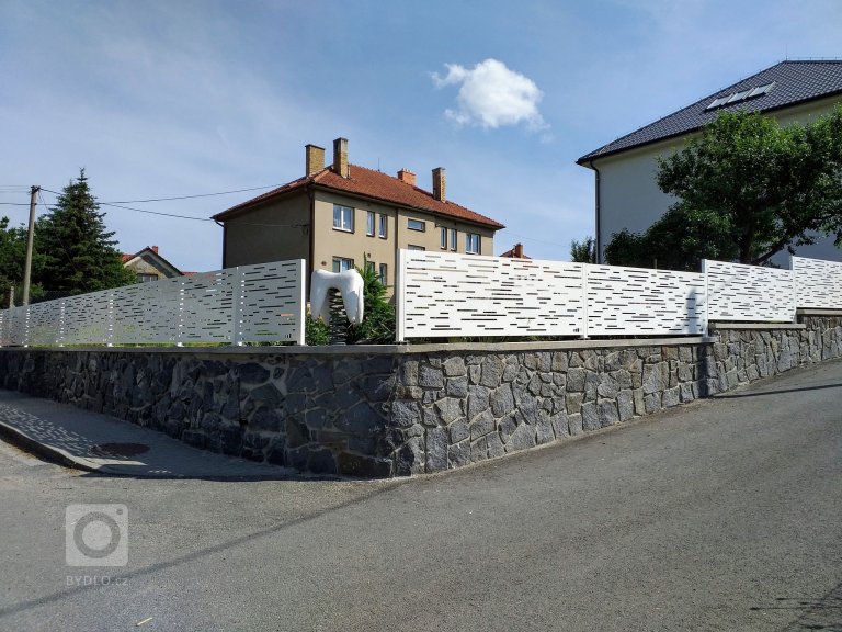 add picture to album