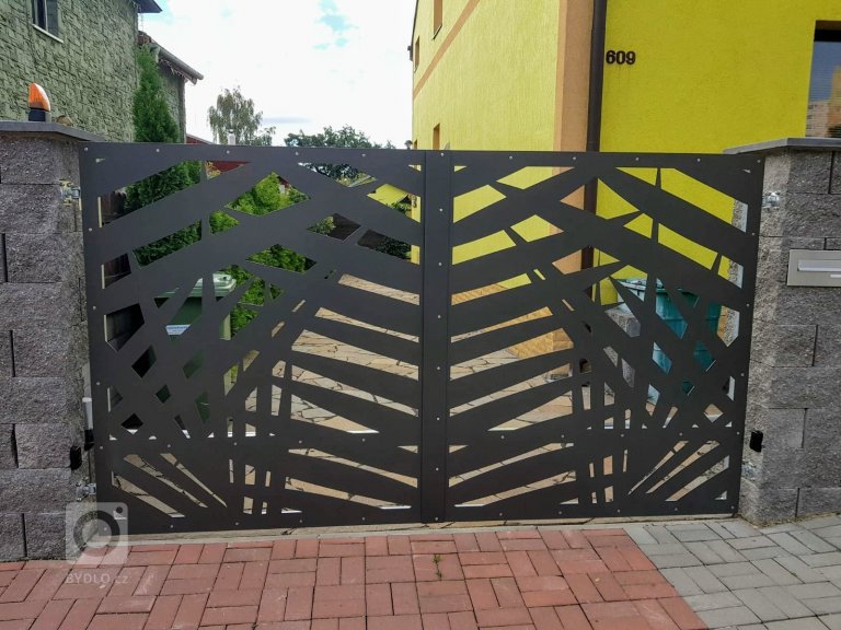 add picture to album