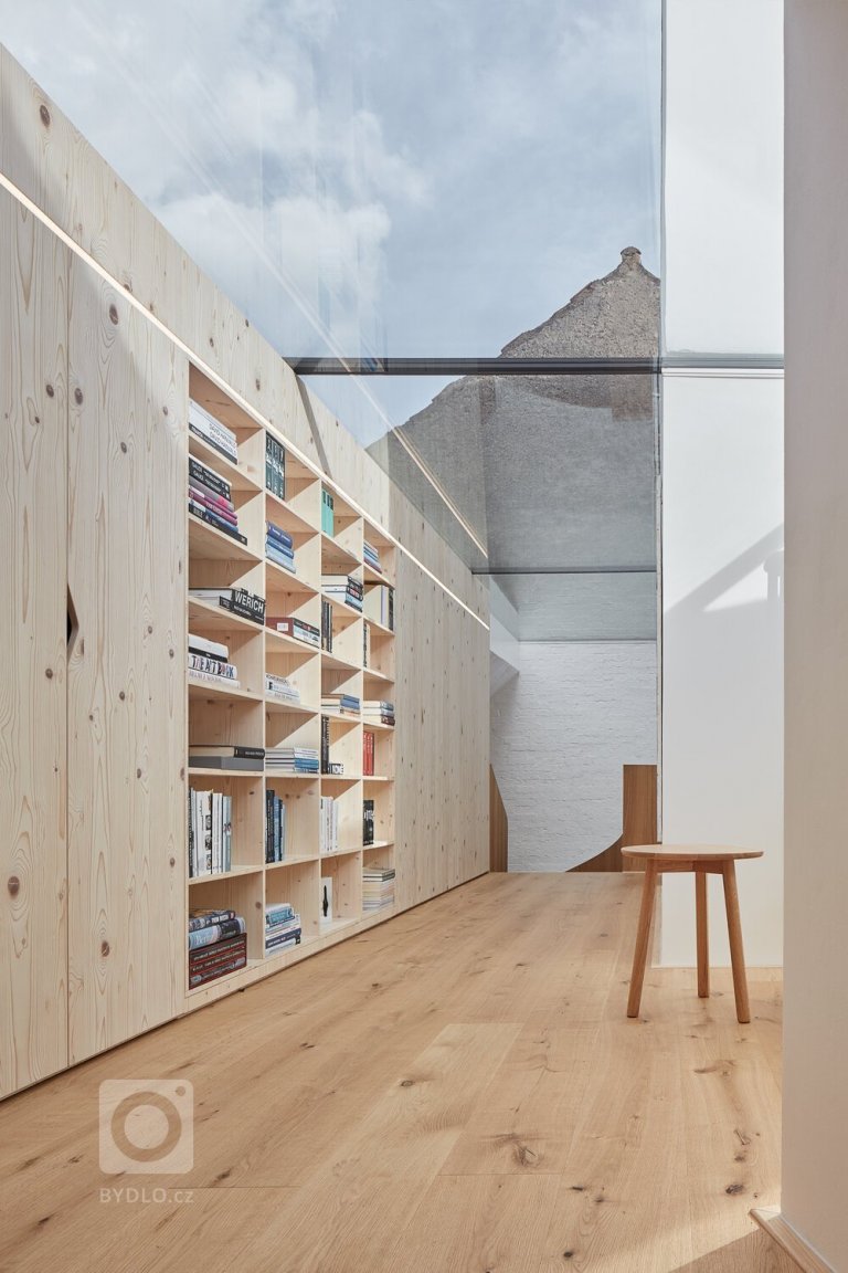 add picture to album