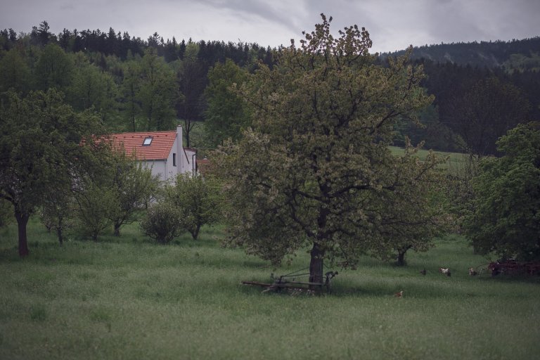 Malý, ale šikovný.

Rodinný dům pro mladou rodinu pod Kletí, je jedna z&nbsp;prvních realizací, na kterou rádi vzpomínáme. Úsporná kompozice dispozic, na…