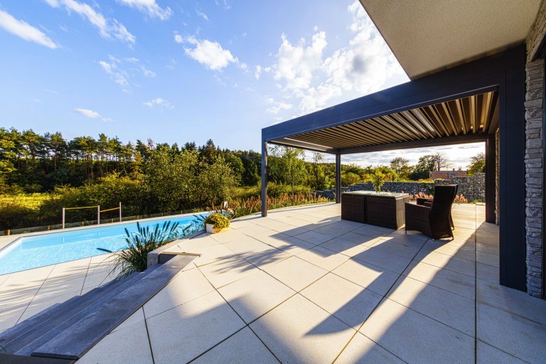 Pasivní Vila dům v Podolance je výsledkem&nbsp;dlouhodobé a pečlivé spolupráce&nbsp;náročného investora a našeho ateliéru. Výsledkem je&nbsp;maximálně…