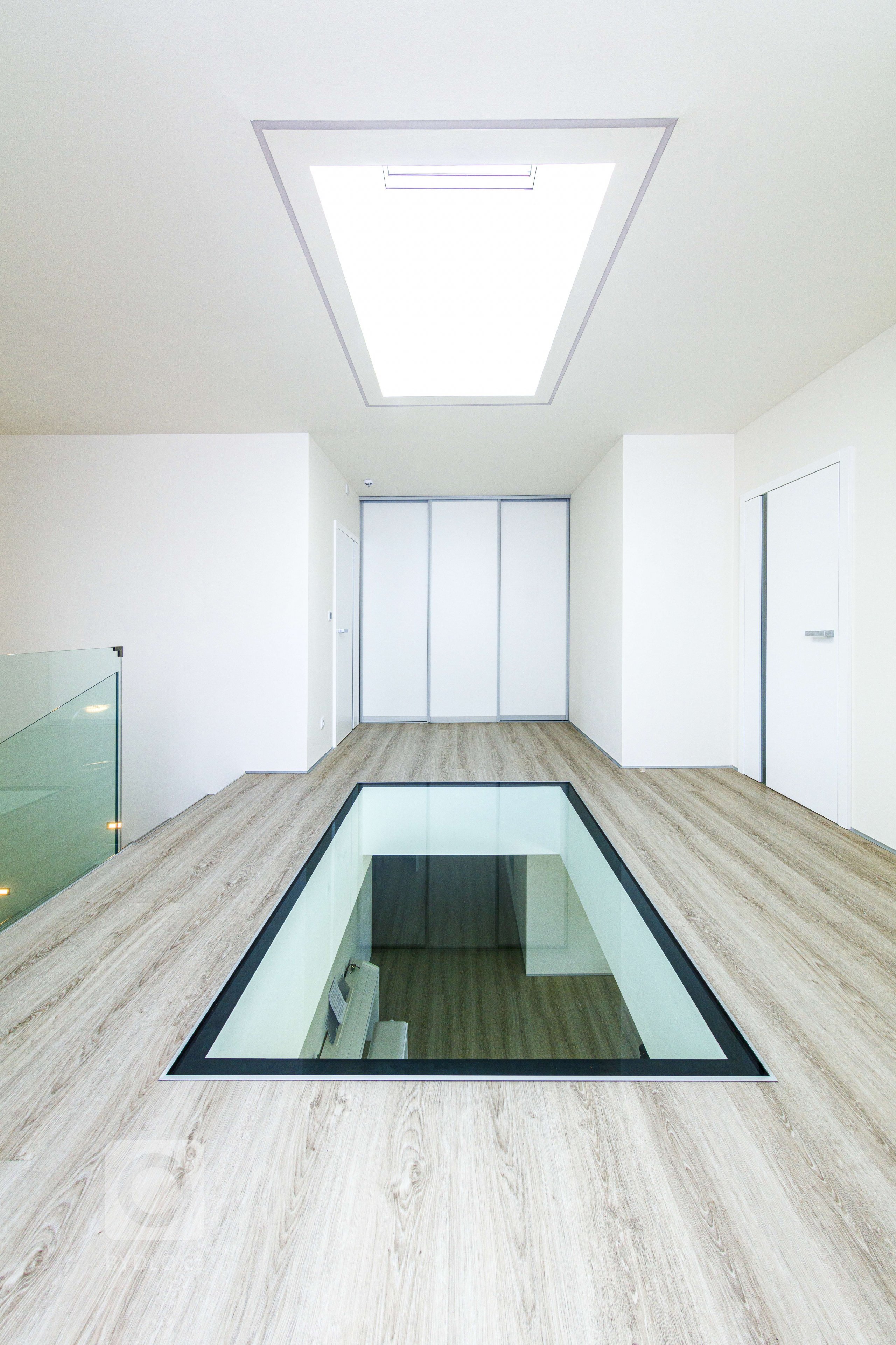 Pasivní Vila dům v Podolance je výsledkem&nbsp;dlouhodobé a pečlivé spolupráce&nbsp;náročného investora a našeho ateliéru. Výsledkem je&nbsp;maximálně…